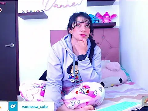 Snapshot of Vannessa__Shy chatting on 10/23/25, 01:26 Vannessa  Shy online show from 10/23/25, 01:26