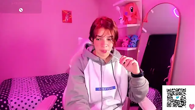 Snapshot of Vannessa__Shy chatting on 02/20/26, 01:46 Vannessa Shy online show from 02/20/26, 01:46