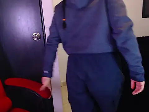 Snapshot of Vannessa__Shy chatting on 10/19/25, 12:35 Vannessa  Shy online show from 10/19/25, 12:35