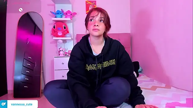 Snapshot of Vannessa__Shy chatting on 01/14/26, 12:58 Vannessa Shy online show from 01/14/26, 12:58