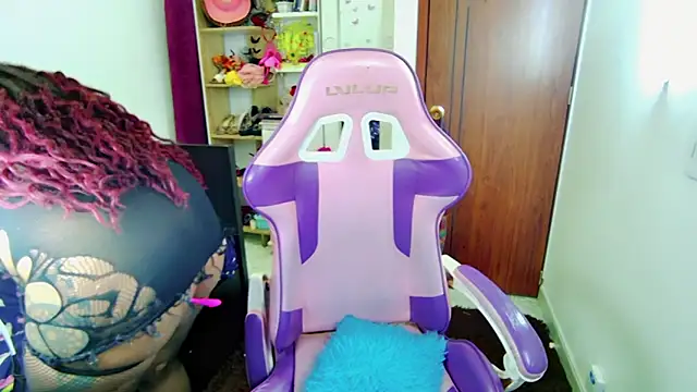 Naasha  online show from 02/09/25, 07:48