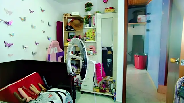 Naasha  online show from 03/18/25, 08:37