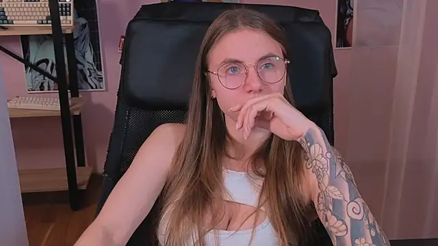  AnnaStark  online show from 10/23/25, 08:18