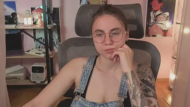 Snapshot of _AnnaStark_ chatting on 07/14/26, 05:01 AnnaStark online show from 07/14/26, 05:01