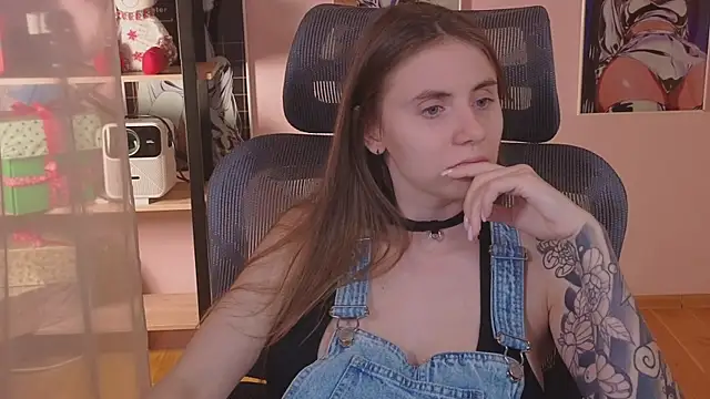  AnnaStark  online show from 12/05/25, 08:39