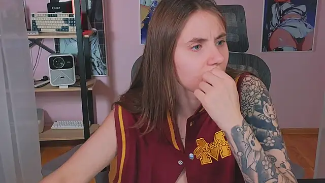  AnnaStark  online show from 05/06/26, 08:35