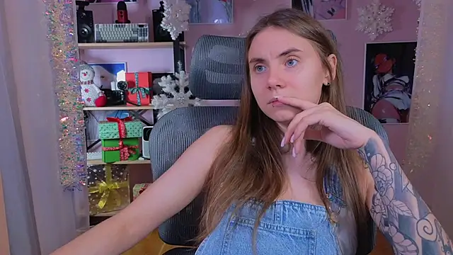  AnnaStark  online show from 12/17/25, 08:47