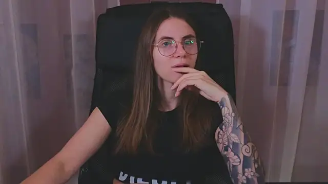  AnnaStark  online show from 03/14/25, 08:38