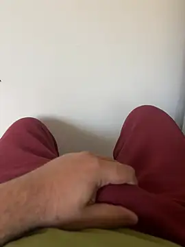 alex21017 online show from 05/18/26, 07:57