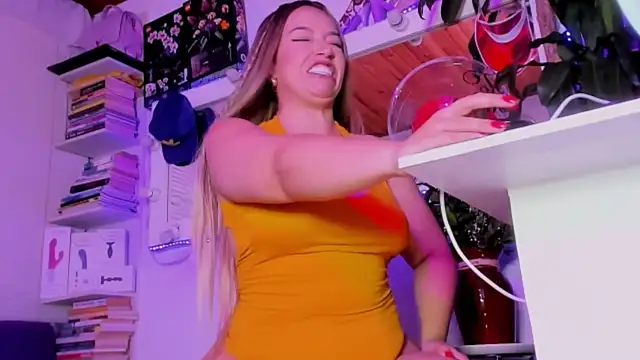  asscutebig  online show from 03/08/26, 04:49