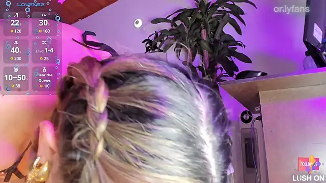  asscutebig  online show from 01/06/25, 12:05