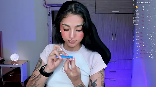 Lizzie corner v online show from 04/11/26, 12:18