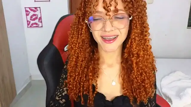 SexyLeilaa online show from 01/06/26, 02:04