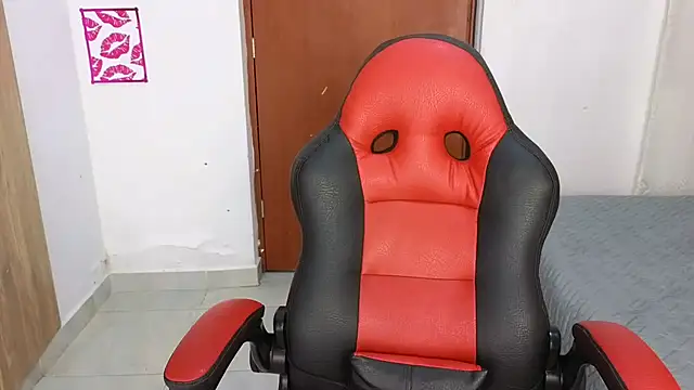 SexyLeilaa online show from 11/06/25, 12:47