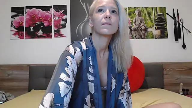 Naschkatze01 online show from 11/14/25, 07:23