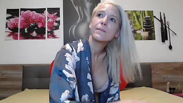 Naschkatze01 online show from 11/14/25, 07:28