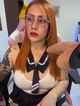 Luna Paris  online show from 05/22/26, 09:57