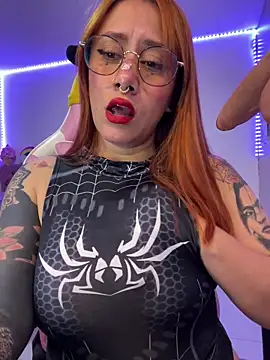 Luna Paris  online show from 12/18/25, 07:29