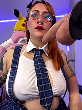 Luna Paris  online show from 12/16/25, 09:19