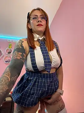 Luna Paris  online show from 09/20/25, 11:21