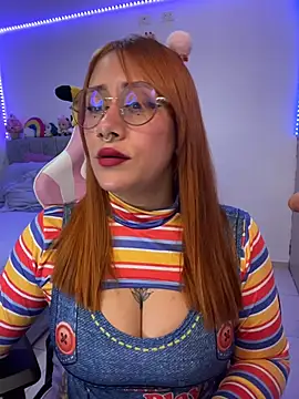 Luna Paris  online show from 02/16/26, 03:43