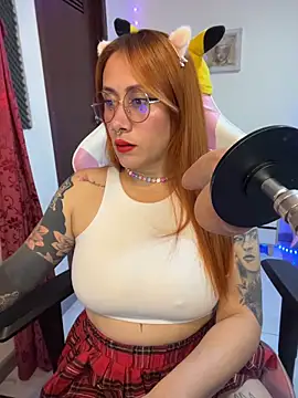 Snapshot of Luna_Paris_ chatting on 06/20/26, 02:49 Luna Paris online show from 06/20/26, 02:49