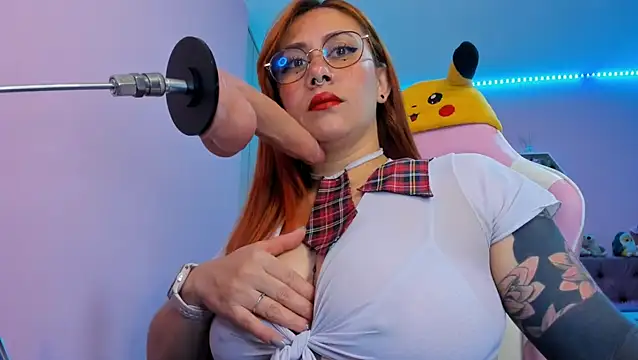 Luna Paris  online show from 09/25/25, 02:12