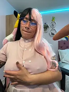 Luna Paris  online show from 11/10/25, 02:00