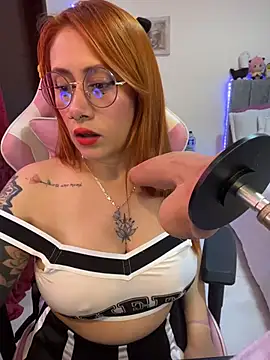 Luna Paris  online show from 05/19/26, 04:03