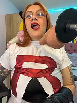 Luna Paris  online show from 10/30/25, 08:39