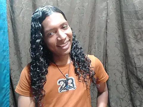 Snapshot of shairaStarr chatting on 10/02/25, 02:59 shairaStarr online show from 10/02/25, 02:59