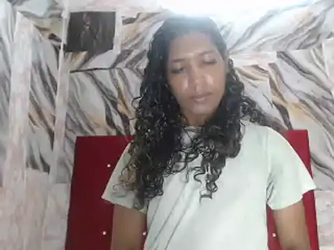 Snapshot of shairaStarr chatting on 01/21/25, 03:10 shairaStarr online show from 01/21/25, 03:10