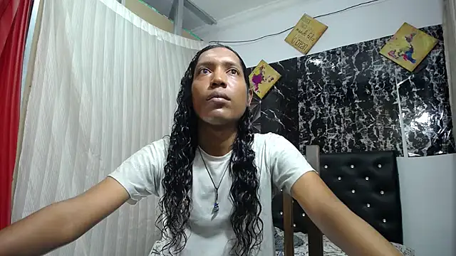 Snapshot of shairaStarr chatting on 02/19/25, 12:11 shairaStarr online show from 02/19/25, 12:11