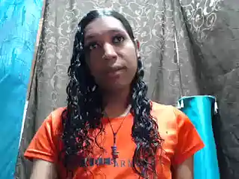 Snapshot of shairaStarr chatting on 09/09/25, 01:31 shairaStarr online show from 09/09/25, 01:31