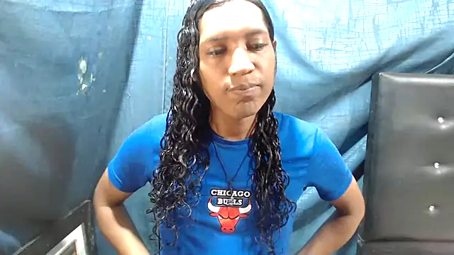 Snapshot of shairaStarr chatting on 10/09/25, 02:06 shairaStarr online show from 10/09/25, 02:06