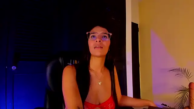 Snapshot of annyluna1 chatting on 07/09/26, 11:53 annyluna1 online show from 07/09/26, 11:53