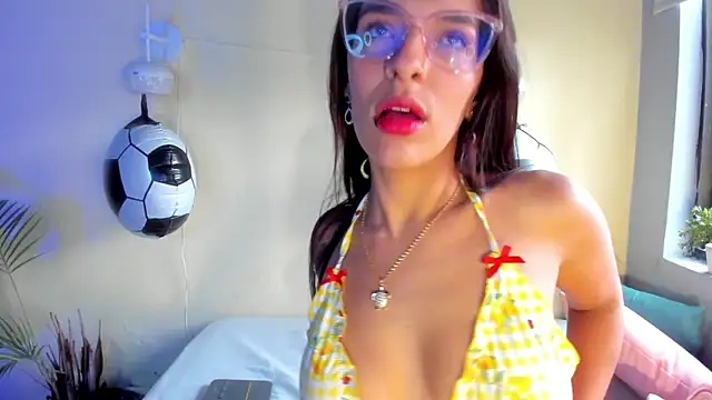 Snapshot of annyluna1 chatting on 07/13/26, 12:15 annyluna1 online show from 07/13/26, 12:15