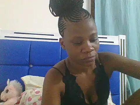 Snapshot of Sweetbaby004 chatting on 09/19/25, 03:05 Sweetbaby004 online show from 09/19/25, 03:05