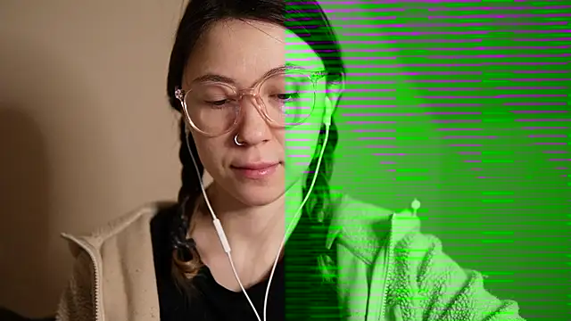 chibi moon  online show from 12/13/24, 04:38