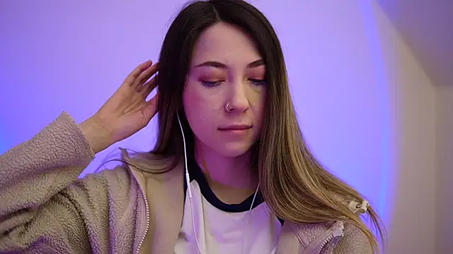 chibi moon  online show from 03/21/25, 09:12