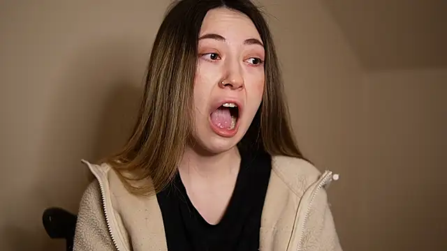 chibi moon  online show from 12/01/24, 05:07