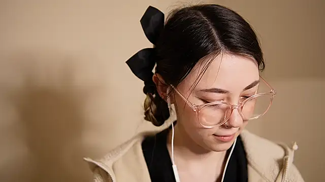 chibi moon  online show from 12/14/24, 10:39