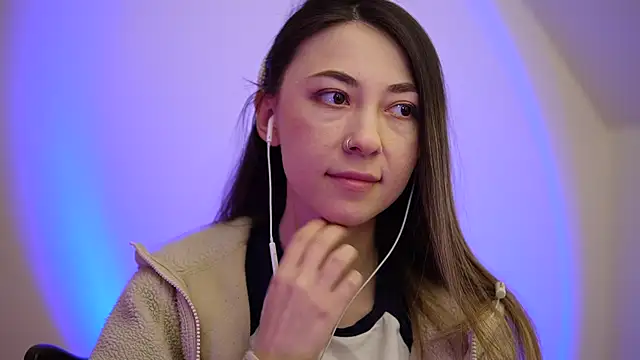 chibi moon  online show from 03/22/25, 09:21