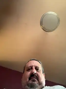 Snapshot of ciruelo1 chatting on 08/07/26, 05:19 ciruelo1 online show from 08/07/26, 05:19