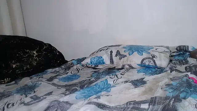 SweetAppleCandyxx online show from 05/16/26, 04:00