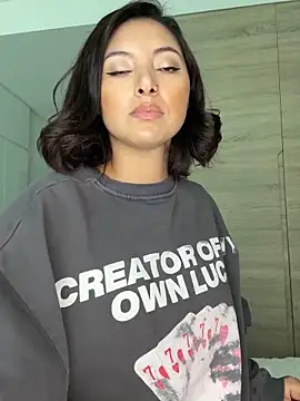 alexademie1 online show from 11/30/25, 07:53