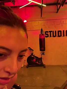 alexademie1 online show from 02/05/25, 03:20