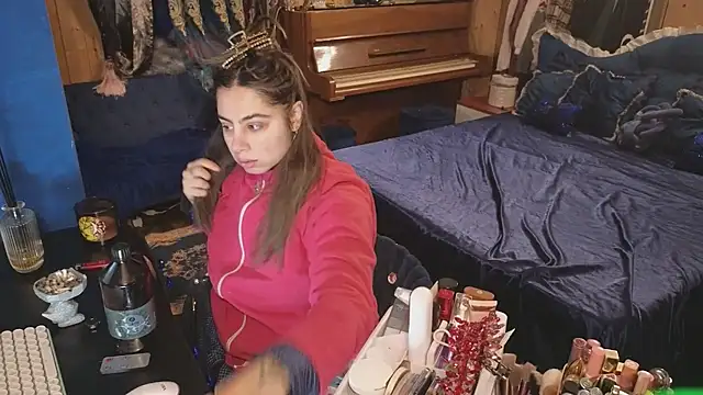 Snapshot of VanessaDoyle chatting on 01/10/26, 01:45 VanessaDoyle online show from 01/10/26, 01:45