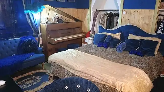 VanessaDoyle online show from 12/19/25, 05:43