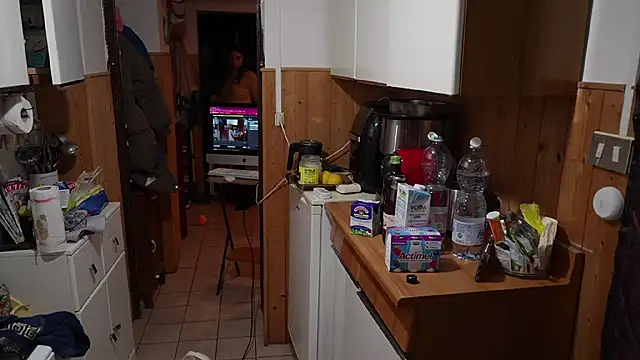 VanessaDoyle online show from 11/24/25, 05:57